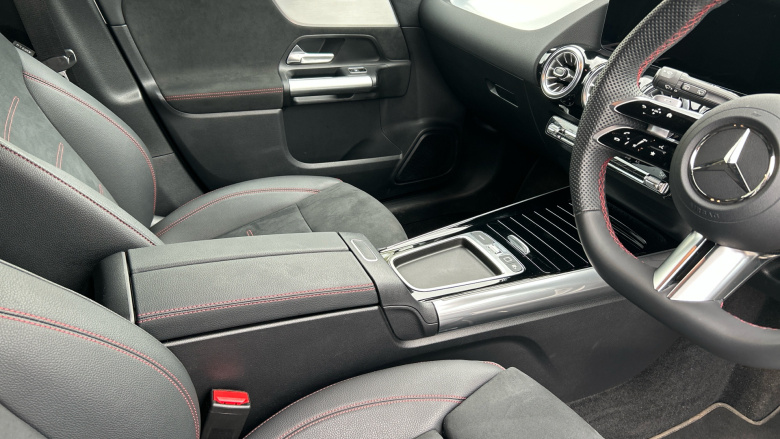 Mercedes-Benz GLA 200d AMG Line Executive 5dr Auto Diesel Hatchback